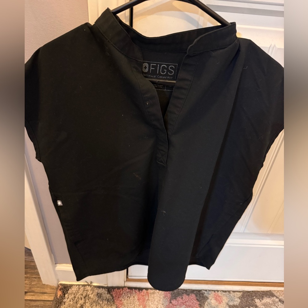 Figs Jet Black V-Neck Scrub Top